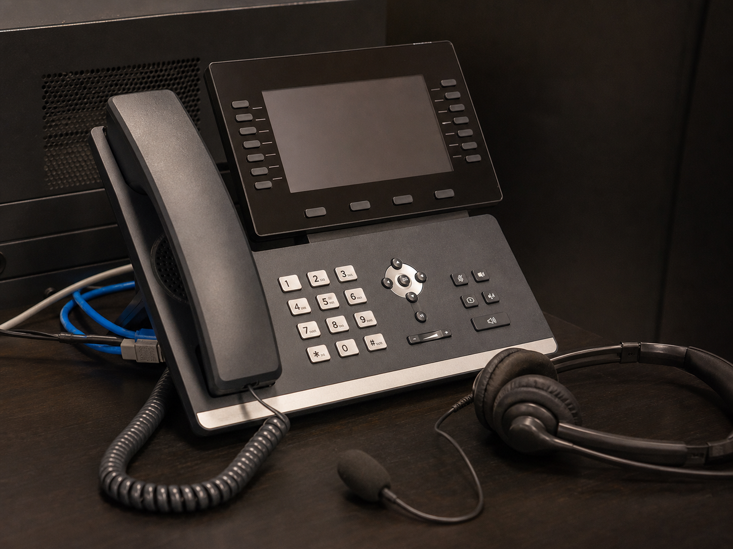 Kurumsal IP telefon ve çağrı yönlendirme kulaklığı